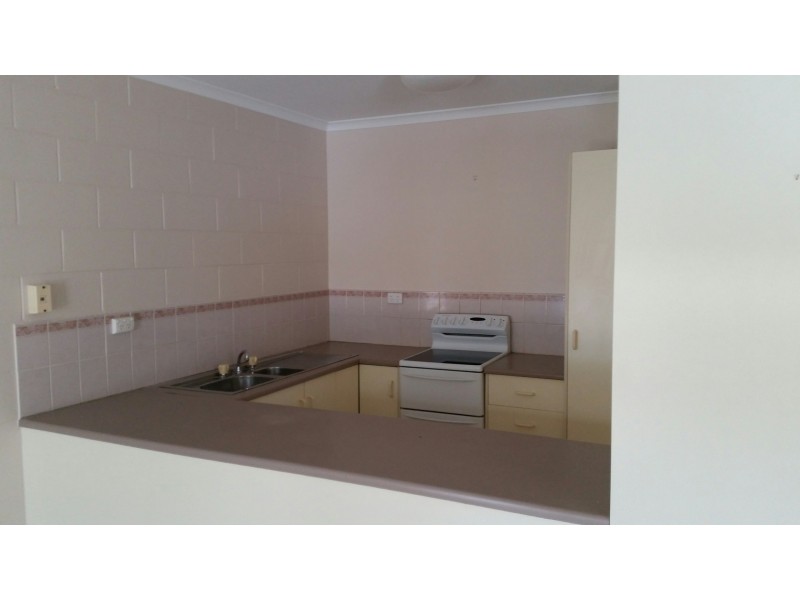 2/58 Cook Street, North Ward QLD 4810