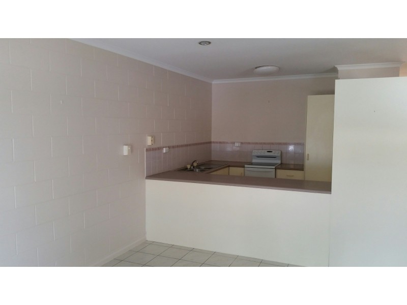 2/58 Cook Street, North Ward QLD 4810