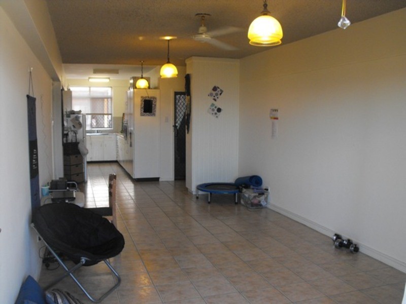 2/23a Cleveland Terrace, North Ward QLD 4810