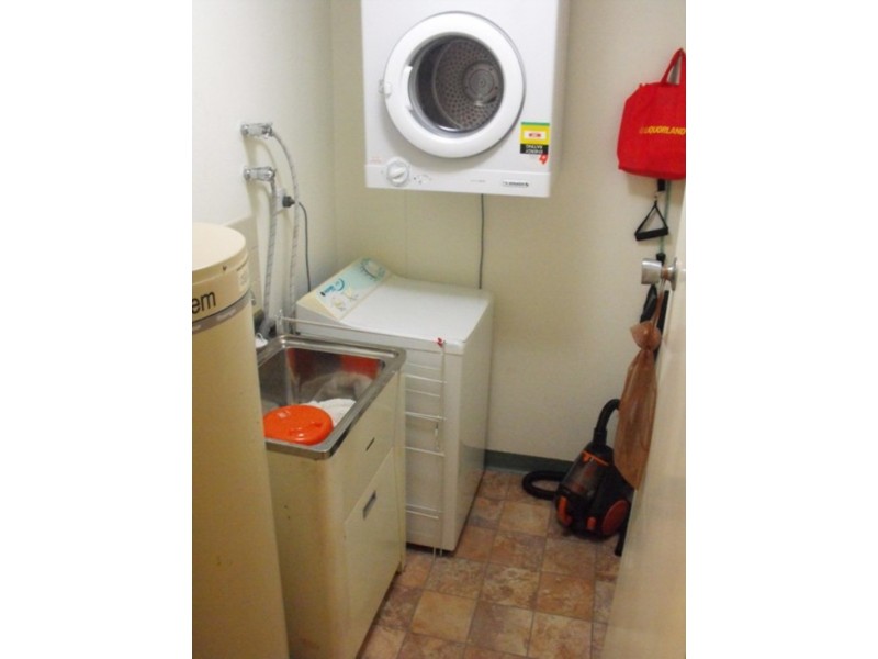 2/23a Cleveland Terrace, North Ward QLD 4810