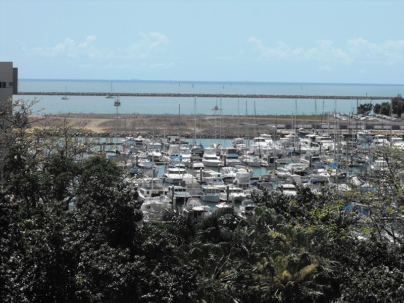 2/23a Cleveland Terrace, North Ward QLD 4810