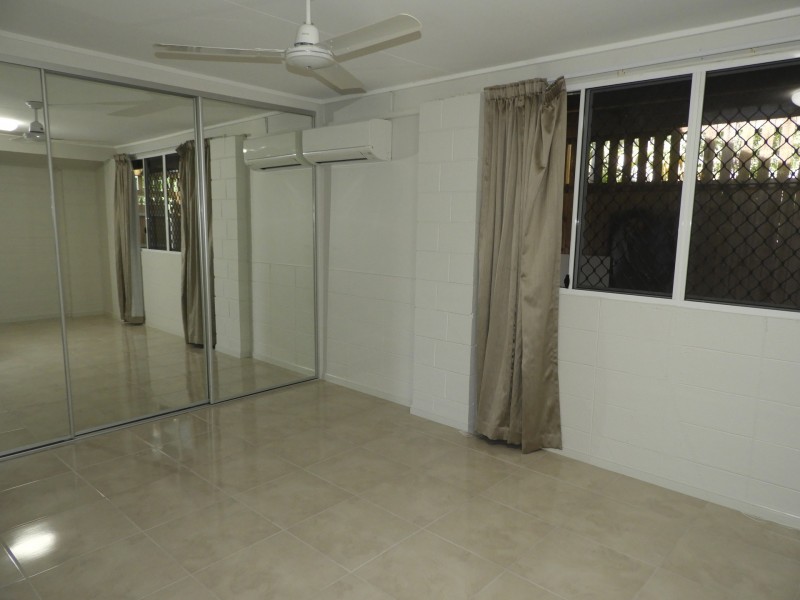 2/2 Wandella Crescent, Cranbrook QLD 4814