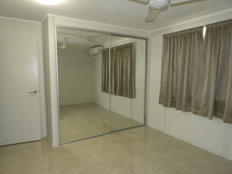 2/2 Wandella Crescent, Cranbrook QLD 4814