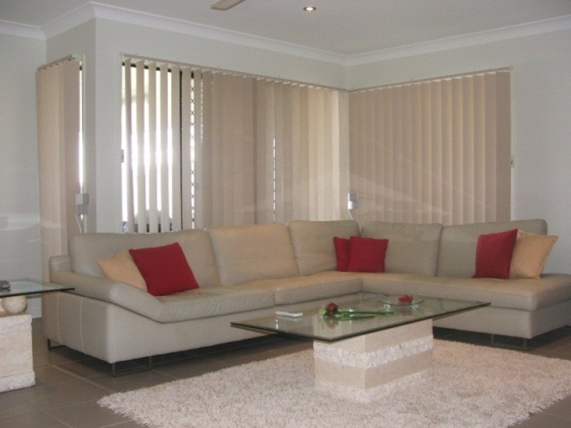 11 Helvellyn Street, Bushland Beach QLD 4818