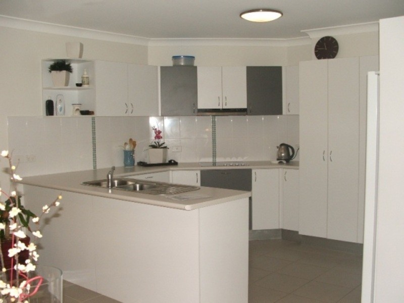 11 Helvellyn Street, Bushland Beach QLD 4818