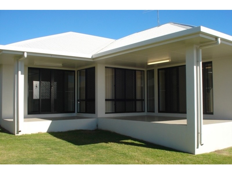 11 Helvellyn Street, Bushland Beach QLD 4818