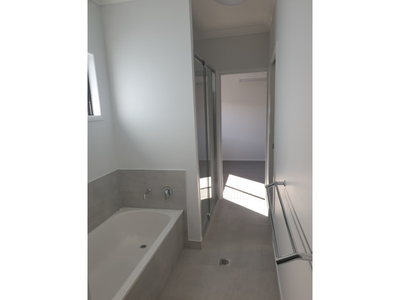 26 Roosevelt Loop, Mount Louisa QLD 4814