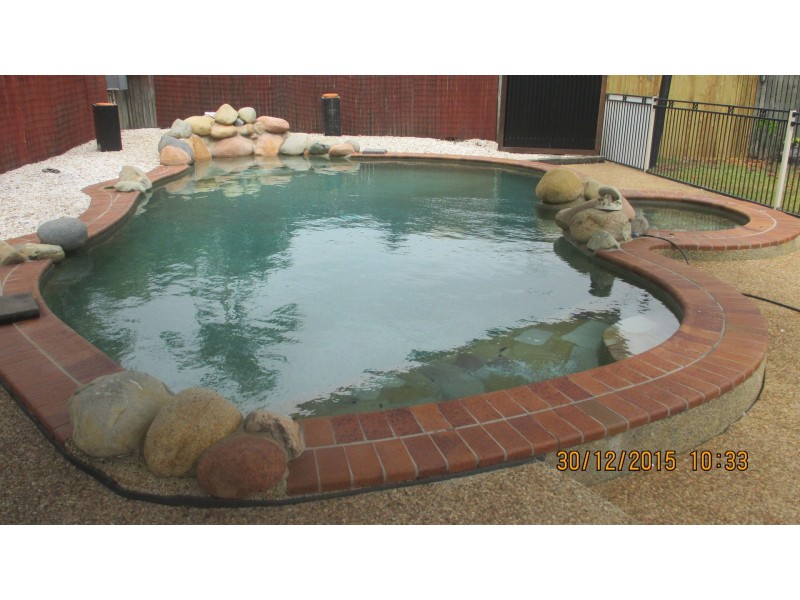 10 London Court, Mount Louisa QLD 4814