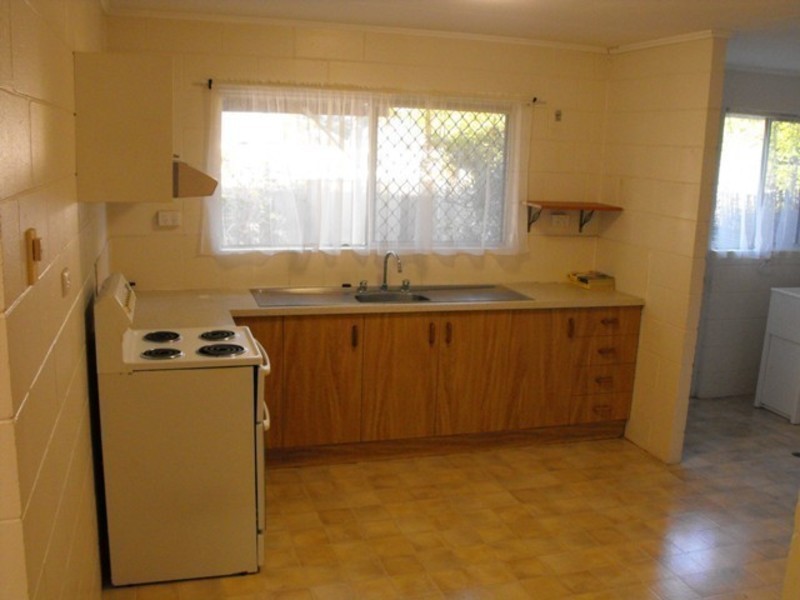2/18 Burnett Crescent, Wulguru QLD 4811