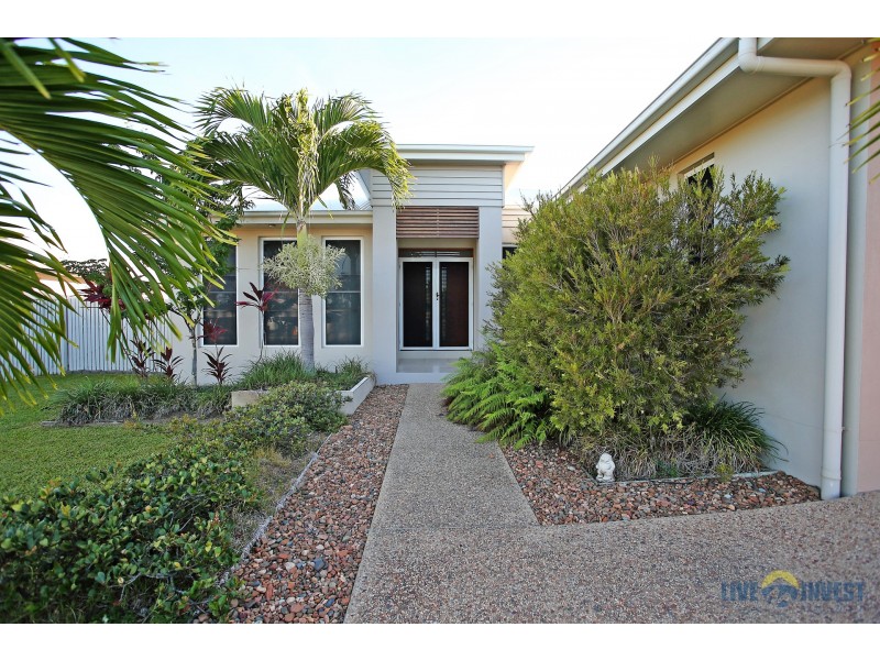 17 Hillock Crescent, Bushland Beach QLD 4818