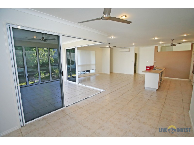 17 Hillock Crescent, Bushland Beach QLD 4818