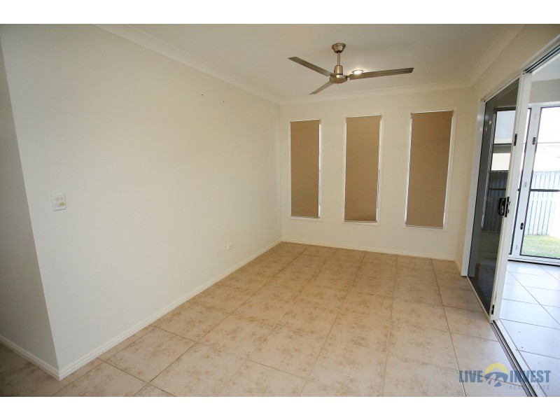 17 Hillock Crescent, Bushland Beach QLD 4818