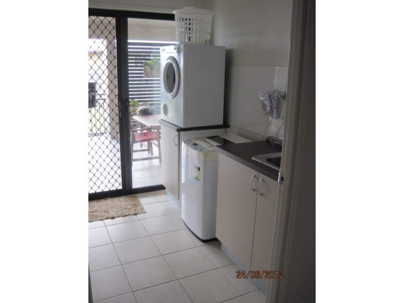 8 Romboli Court, Burdell QLD 4818