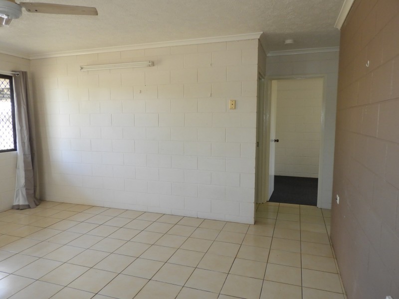 2/2 Saltbush Boulevard, Rasmussen QLD 4815