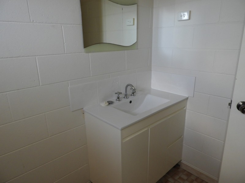 2/2 Saltbush Boulevard, Rasmussen QLD 4815