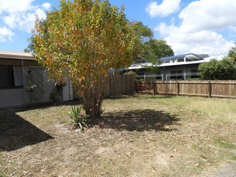 2/2 Saltbush Boulevard, Rasmussen QLD 4815