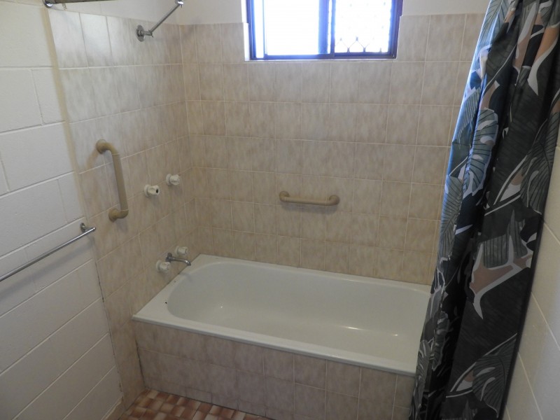 2 Saltbush Boulevard, Rasmussen QLD 4815