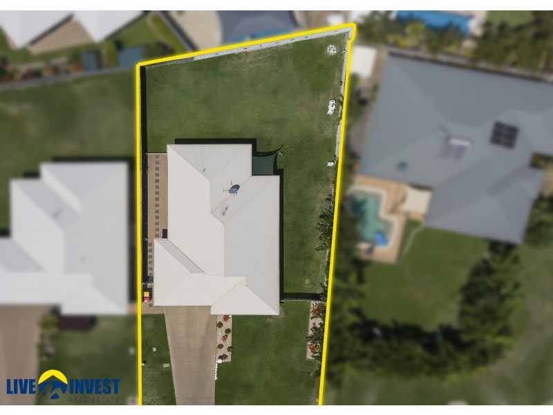 4 Bilbao Place, Bushland Beach QLD 4818