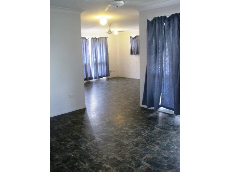 31 Barnett Street, Mount Louisa QLD 4814