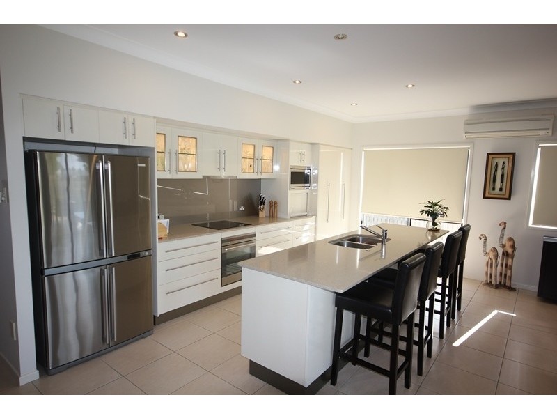 10 Albatross Court, Kirwan QLD 4817