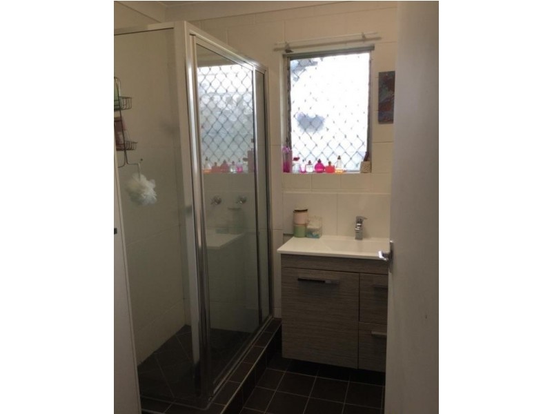 2/4 Barrallier Place, Cranbrook QLD 4814