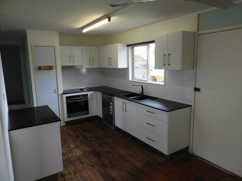 8 Wattle Street, Kirwan QLD 4817