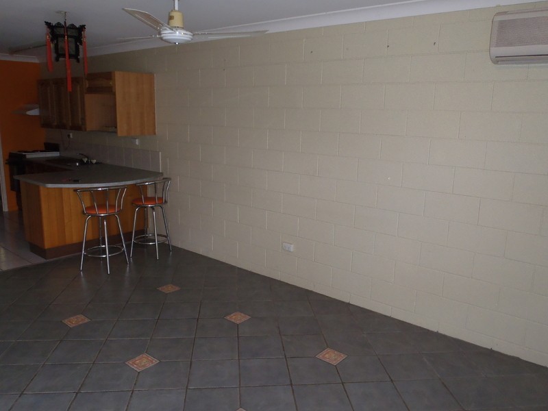 Unit 2 /56  Armstrong Street, Hermit Park QLD 4812