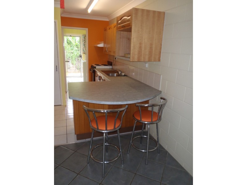 Unit 2 /56  Armstrong Street, Hermit Park QLD 4812