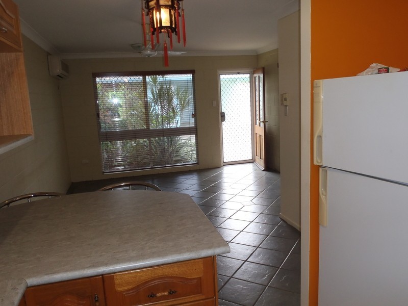 Unit 2 /56  Armstrong Street, Hermit Park QLD 4812