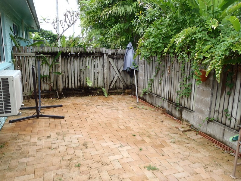 Unit 2 /56  Armstrong Street, Hermit Park QLD 4812