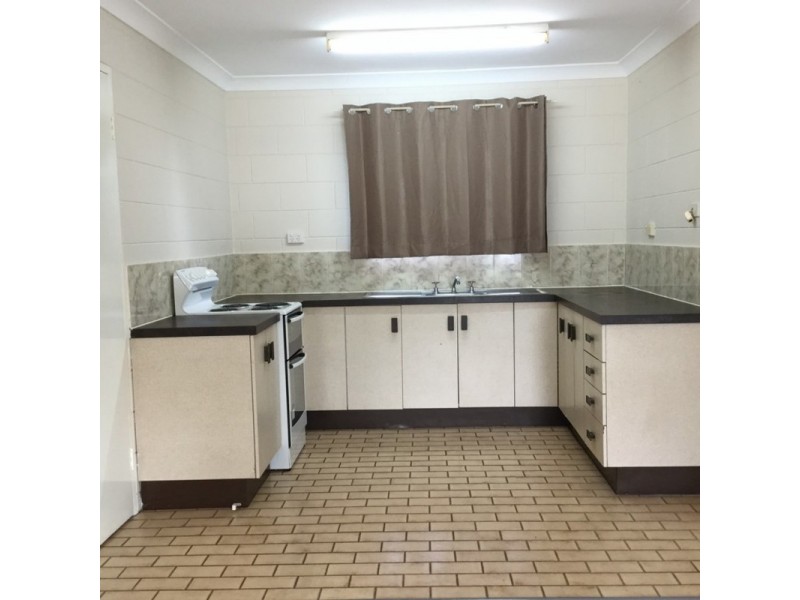 31 President Street, Kirwan QLD 4817