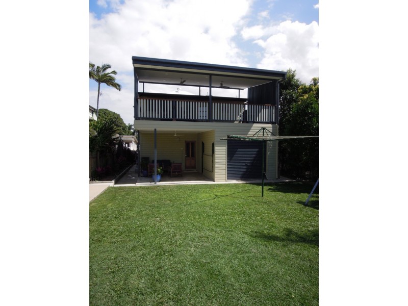 West End QLD 4810