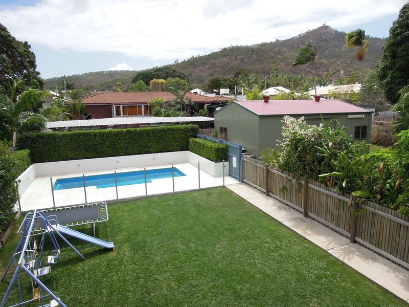 West End QLD 4810