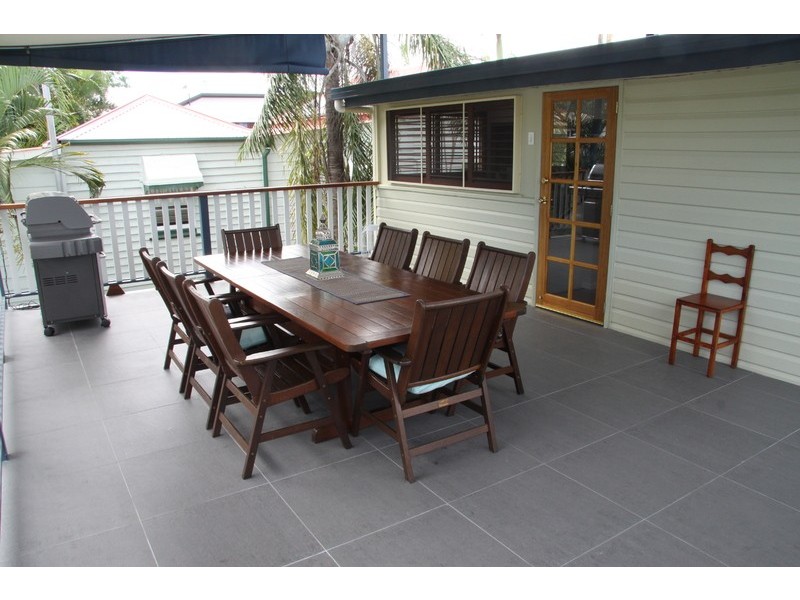 West End QLD 4810