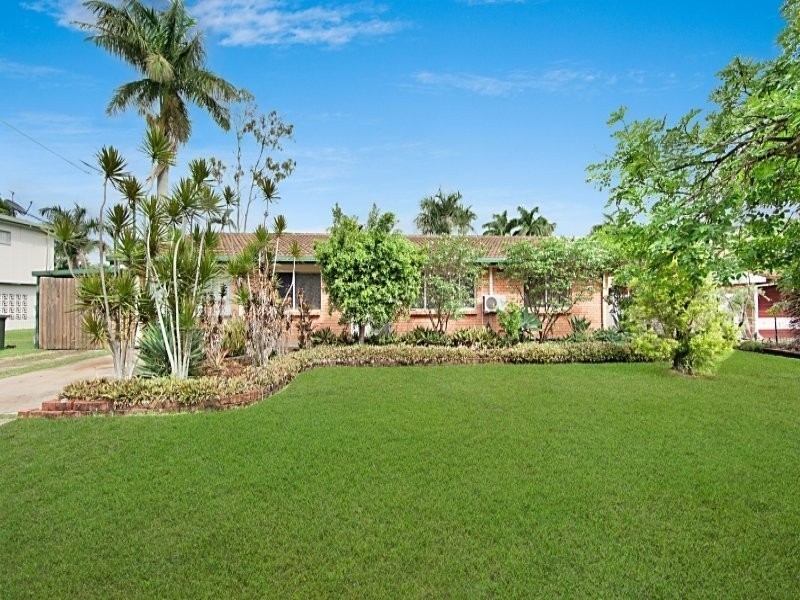 40 Rossiter Street, Cranbrook QLD 4814