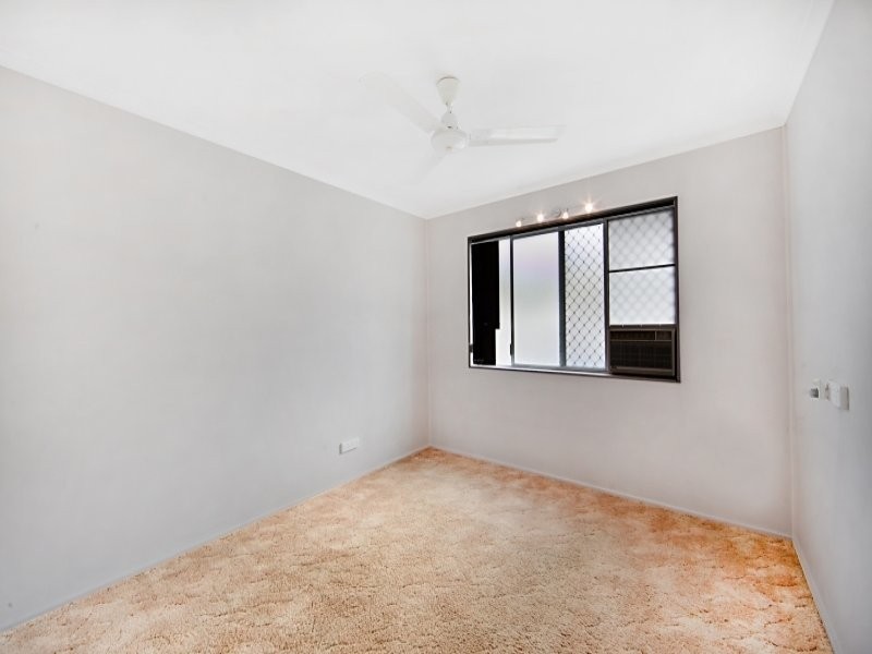 40 Rossiter Street, Cranbrook QLD 4814