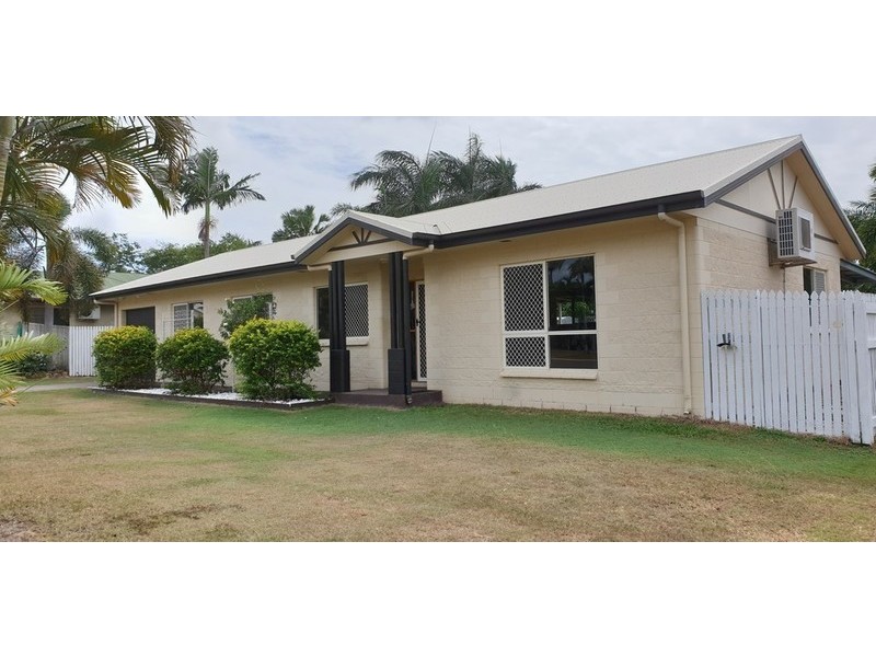 14 Mendi Drive, Bushland Beach QLD 4818