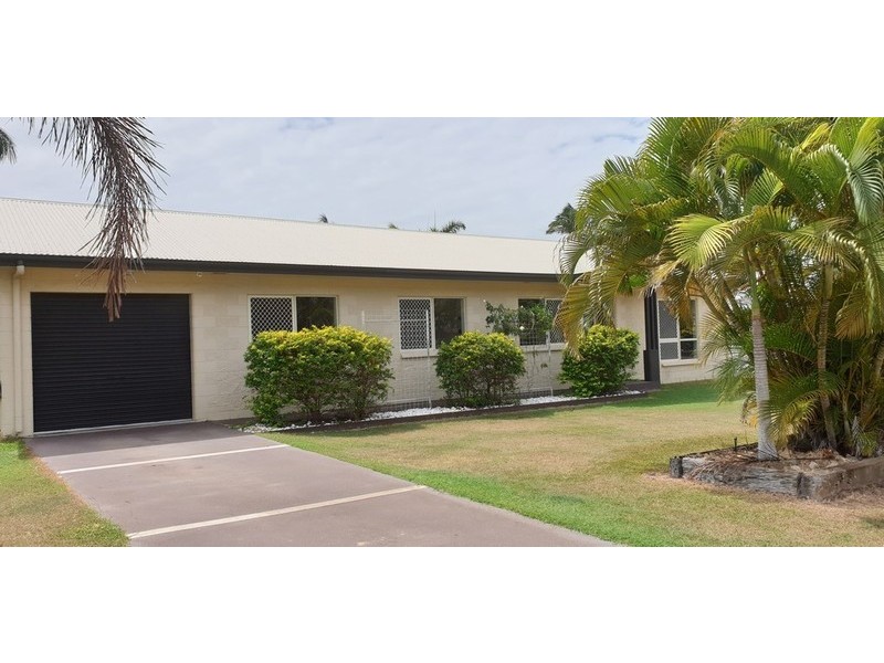 14 Mendi Drive, Bushland Beach QLD 4818