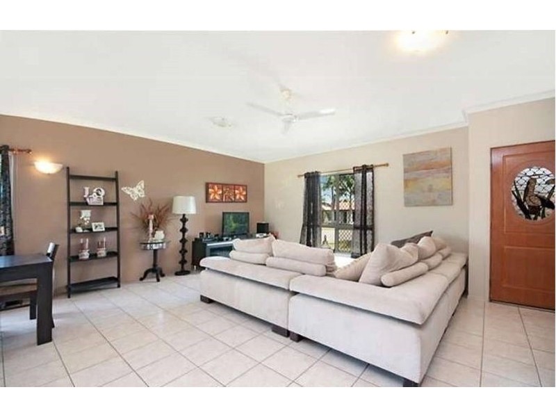 14 Mendi Drive, Bushland Beach QLD 4818