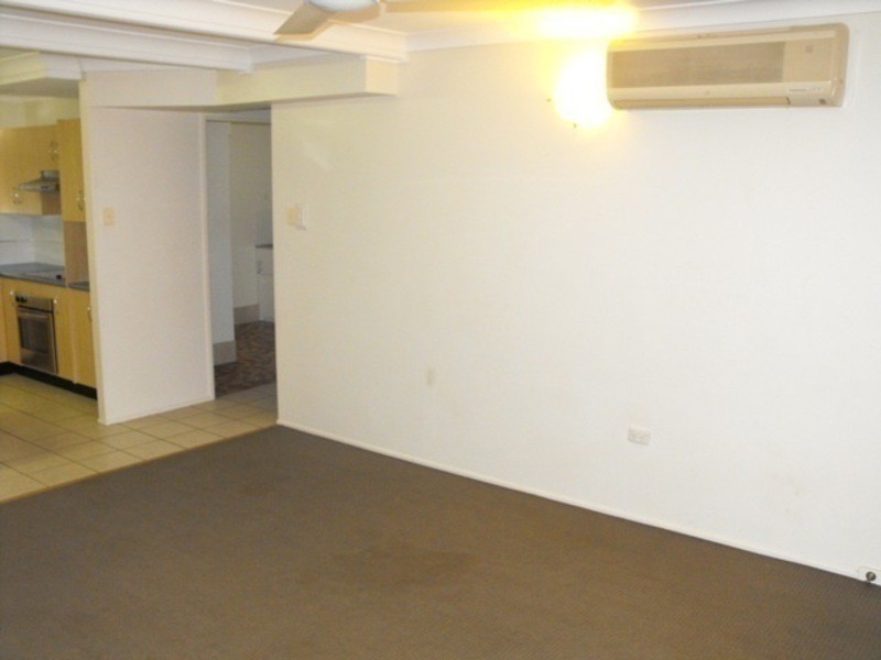 2/42 Kern Brothers Drive, Kirwan QLD 4817