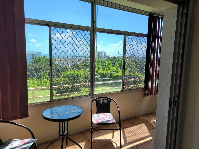 2/23a Cleveland Terrace, North Ward QLD 4810