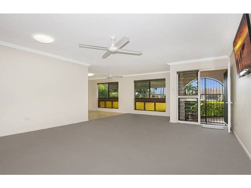 22 Winston Crescent, Kirwan QLD 4817