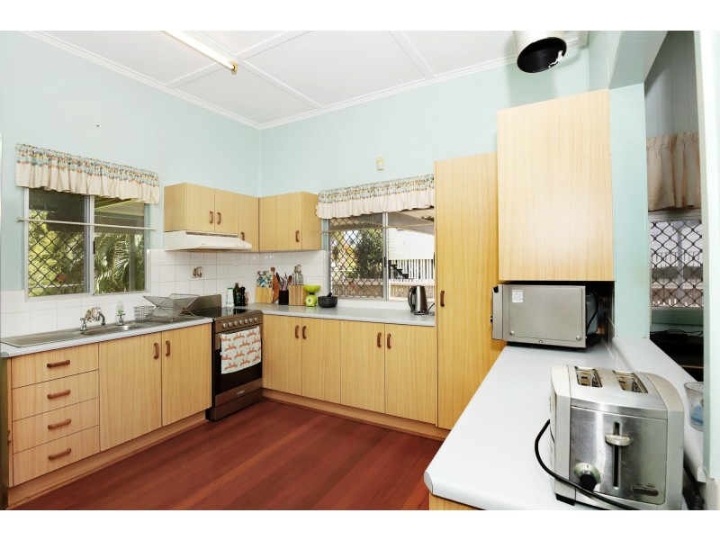 31 Latchford Street, Pimlico QLD 4812