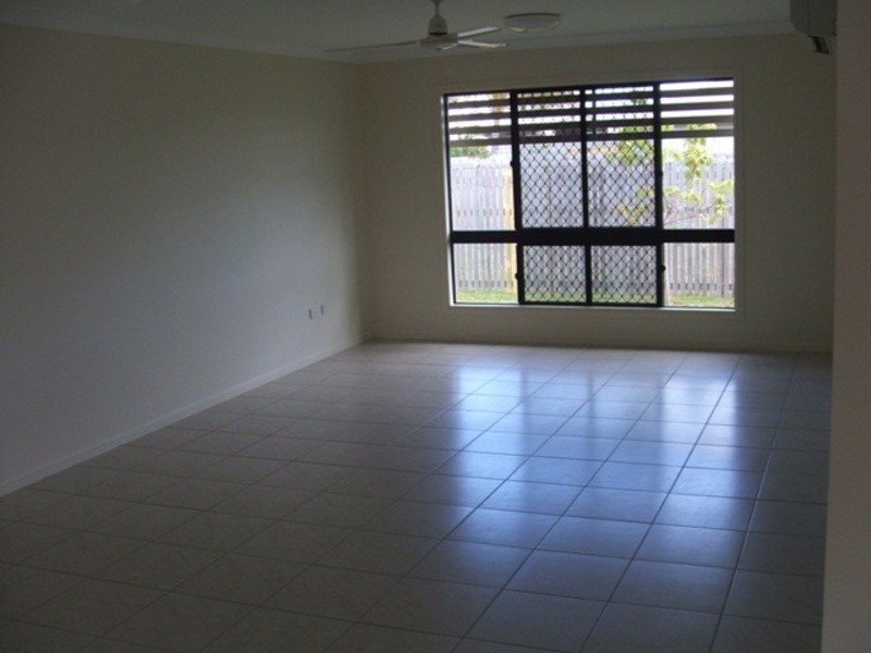 2/43  Santal Drive, Rasmussen QLD 4815