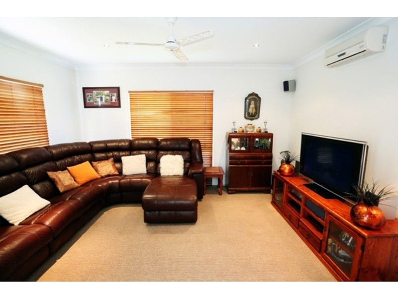 33 Dartmoor Drive, Kelso QLD 4815