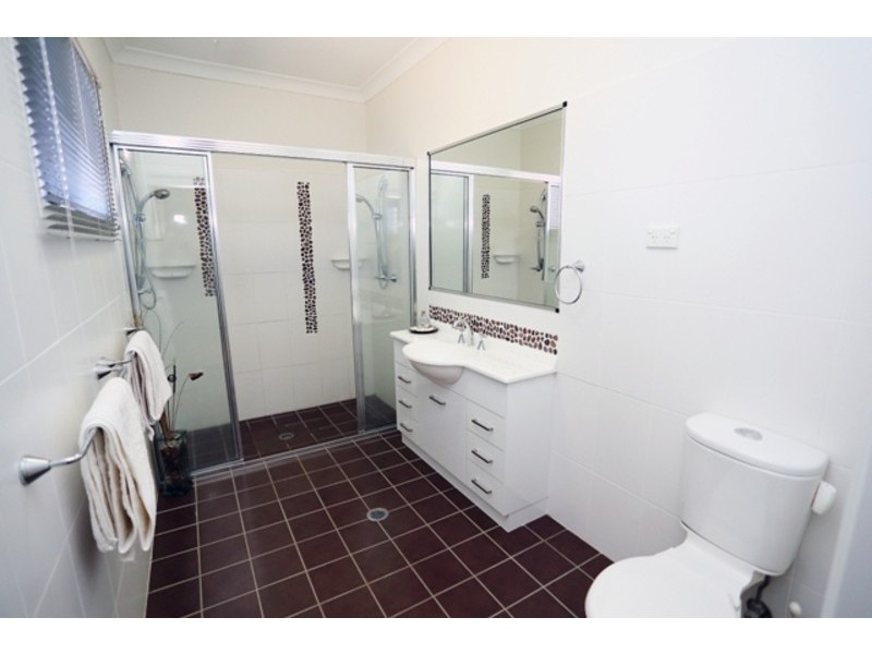 33 Dartmoor Drive, Kelso QLD 4815