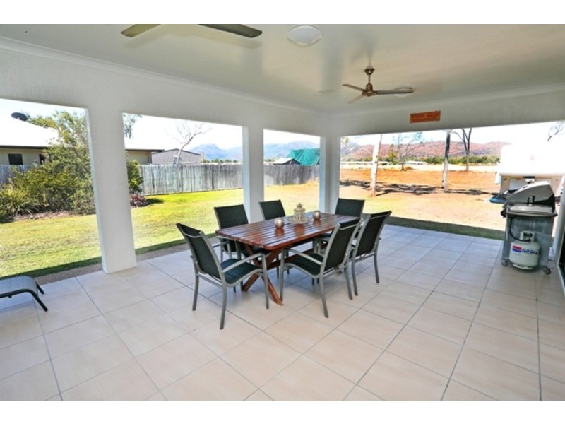 33 Dartmoor Drive, Kelso QLD 4815