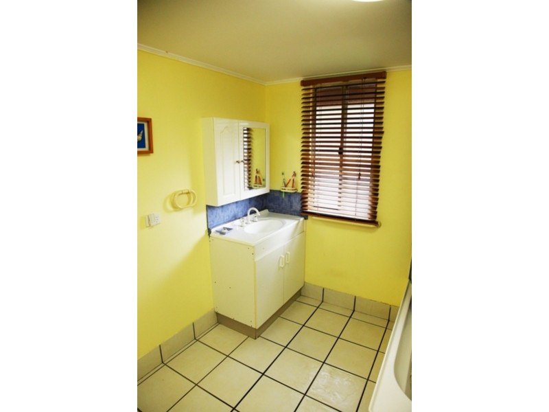 9 Werona Street, Mundingburra QLD 4812