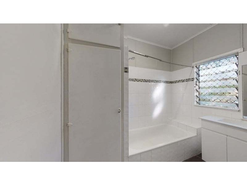 60 Ross River Road, Mundingburra QLD 4812