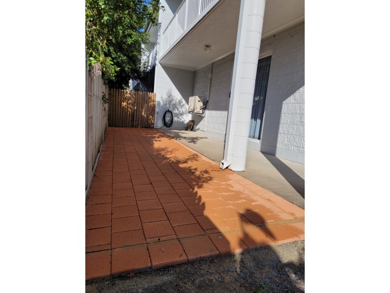 1/20 Carr Street, Hermit Park QLD 4812